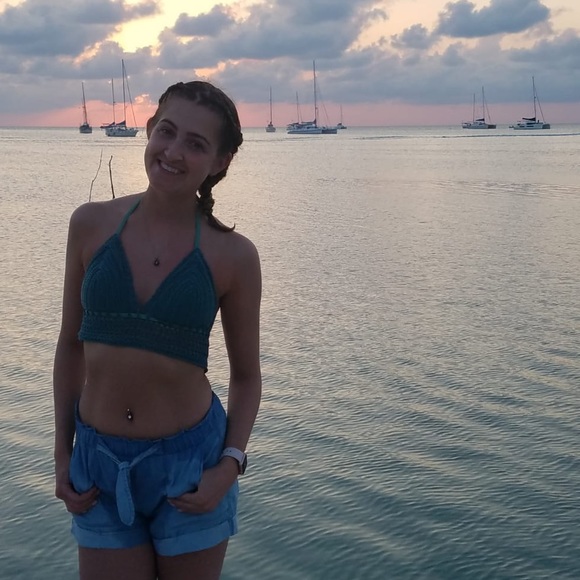 Meet your Posher, Ally - Picture 3 of 7